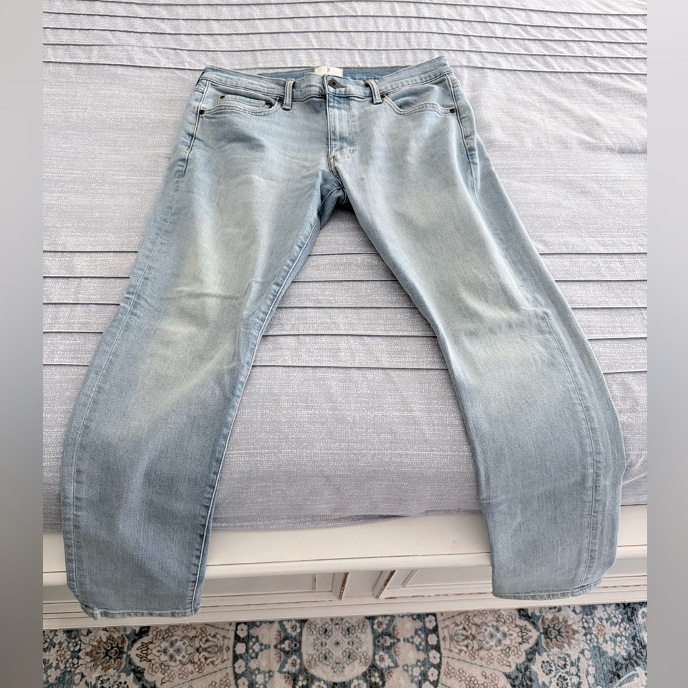 Mutual Weave Men's Light Blue Jeans Size 33x32